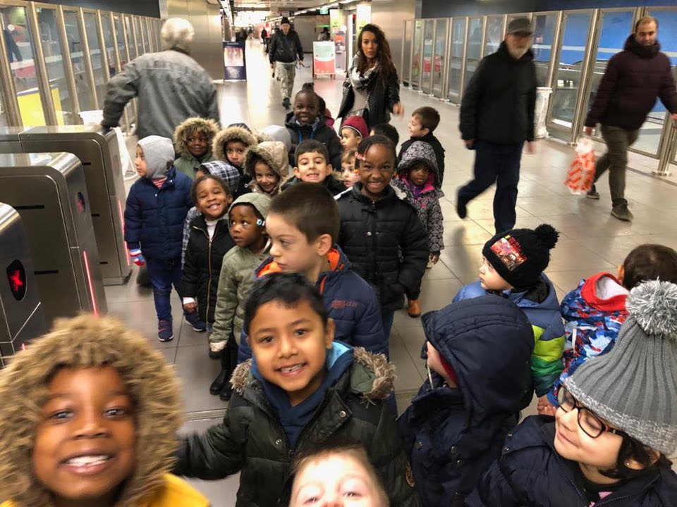 Les classes Montessori dans les transports bruxellois