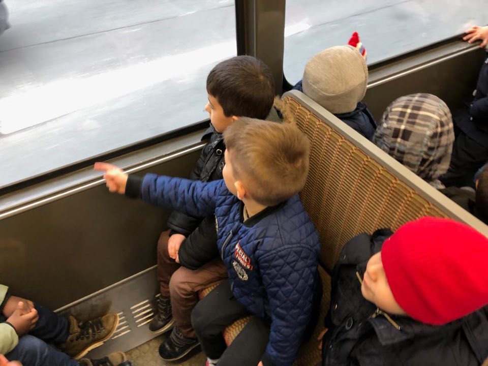 Les classes Montessori dans les transports bruxellois