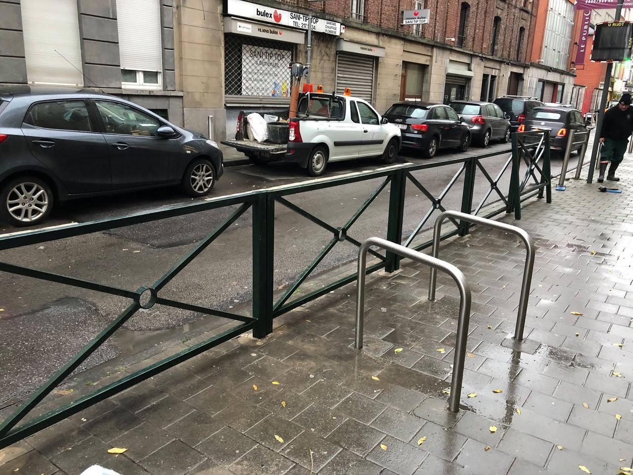 Nouvelles barrières de protection devant l’école