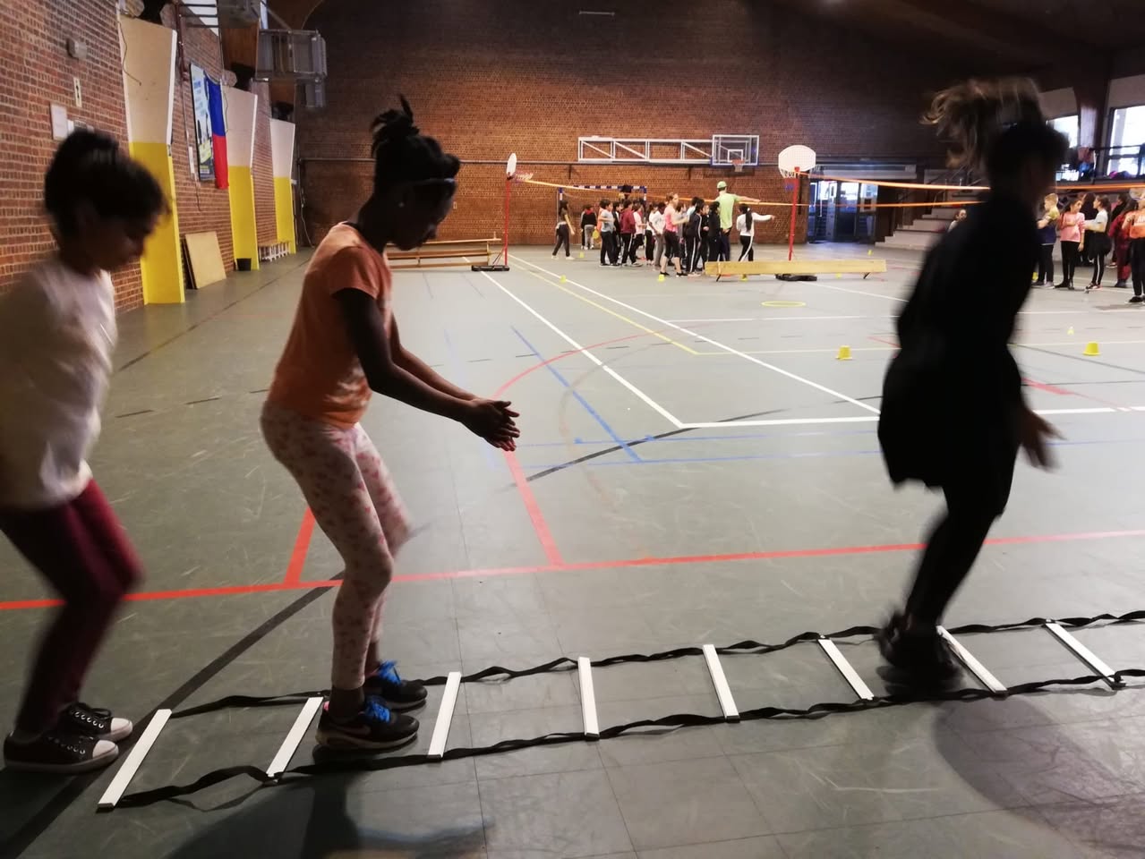 Les élèves de P5 pour l’activité place Rogier