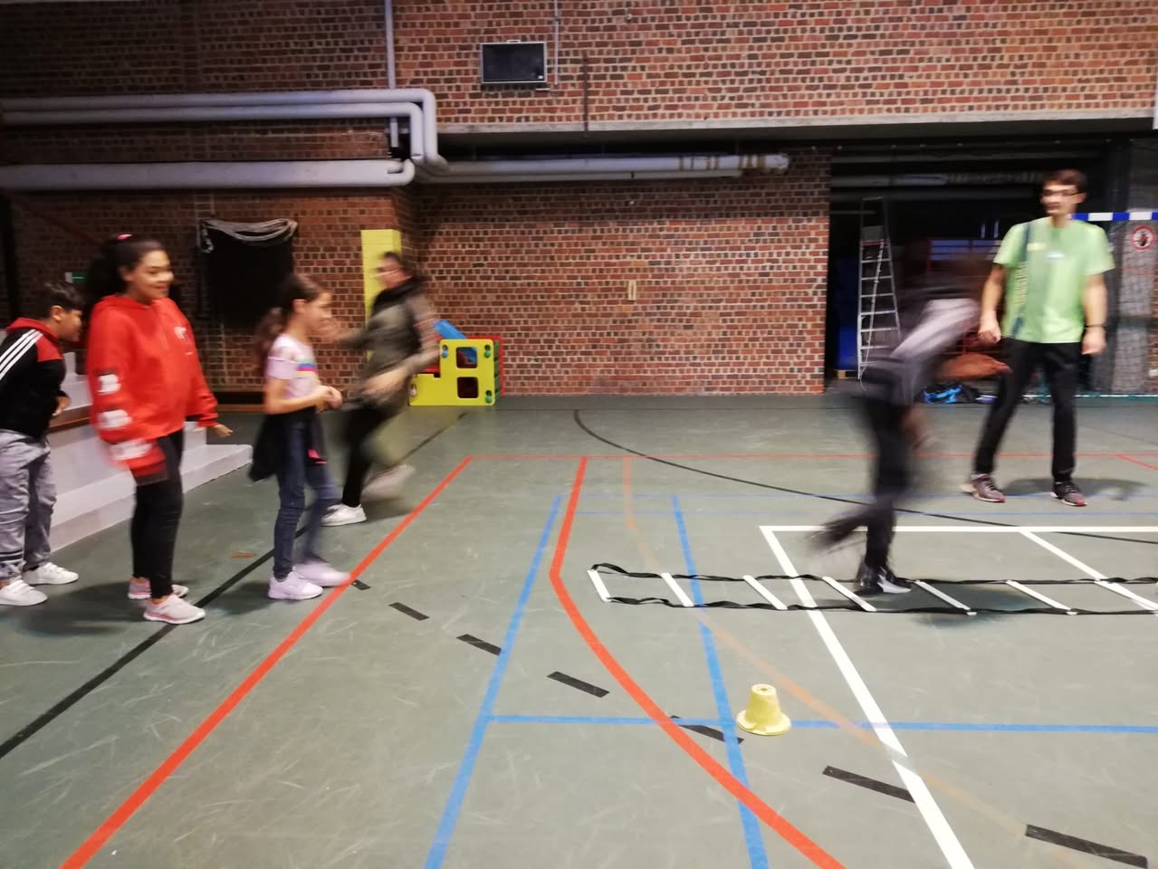 Les élèves de P5 pour l’activité place Rogier