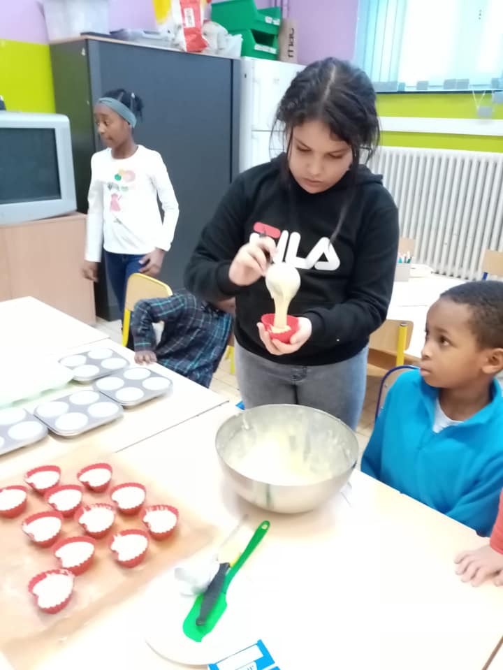 On pâtisse à la garderie