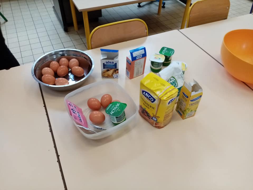 On pâtisse à la garderie