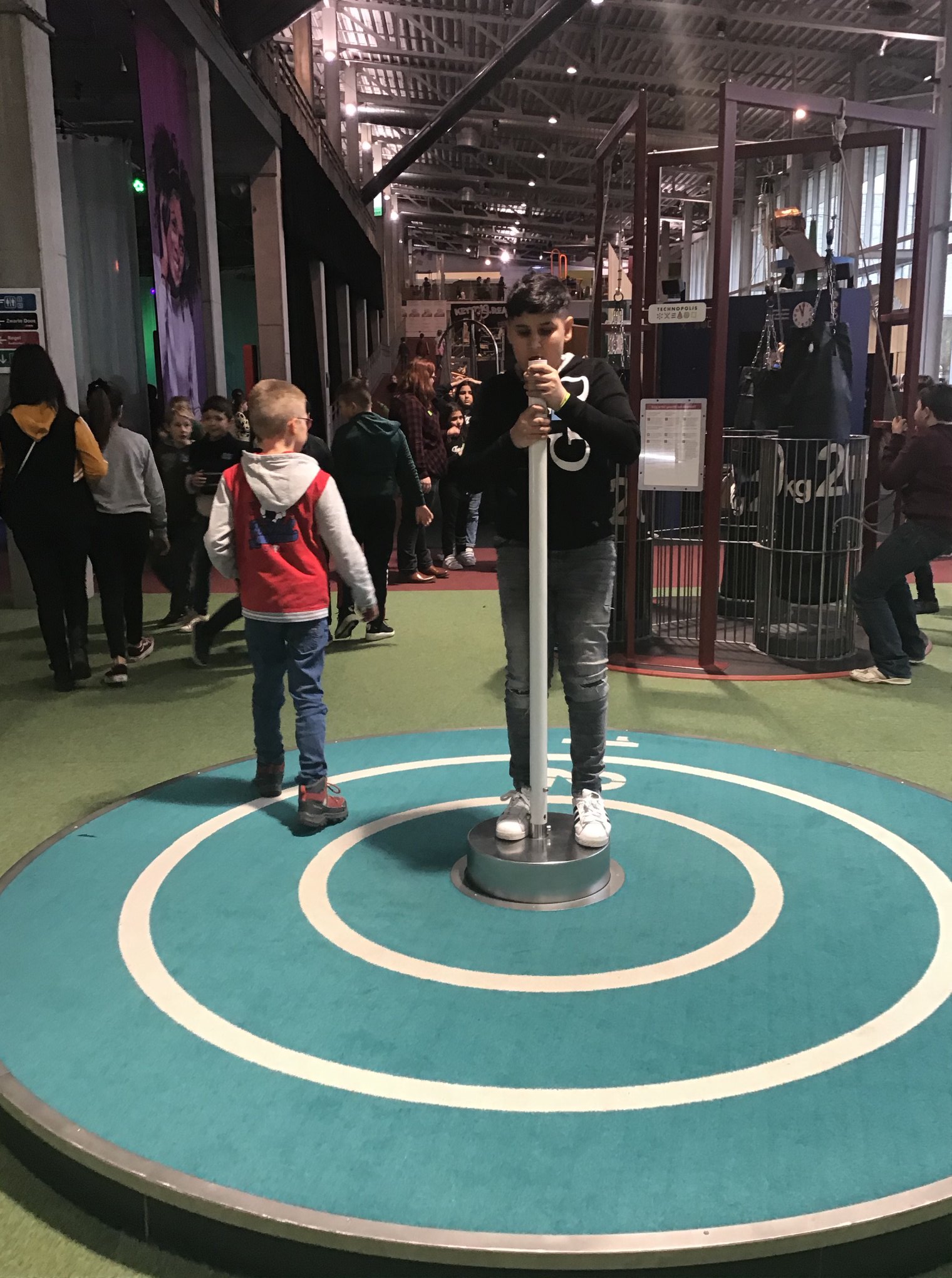 Les élèves de P5-P6 à Technopolis