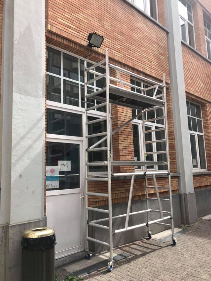 Remplacement des éclairages de la cour de récréation