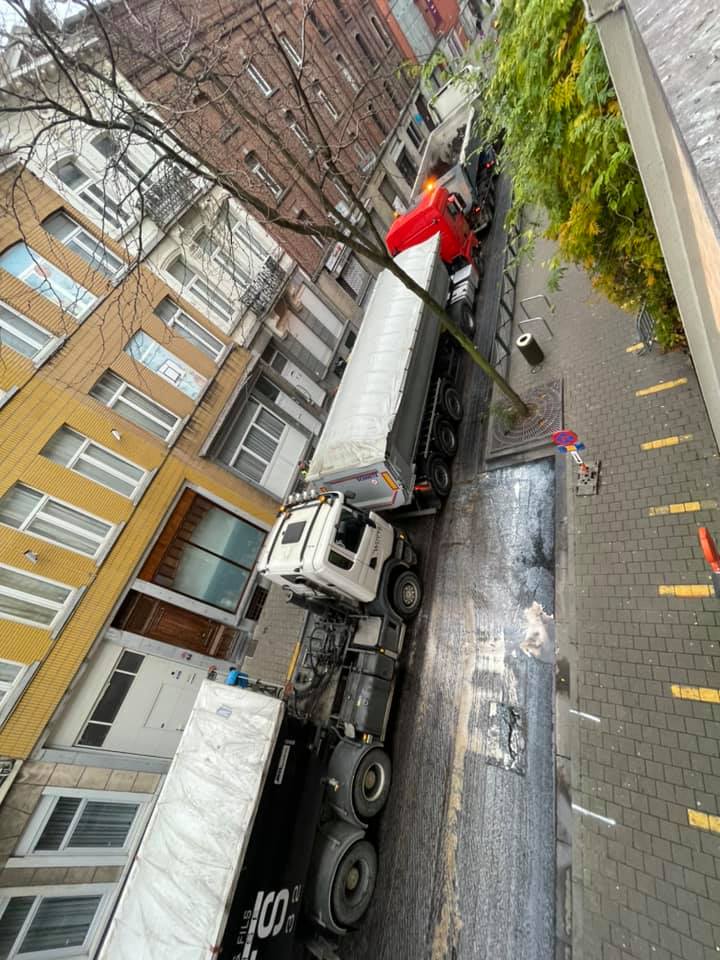 Les travaux devant l’école : ça prend forme
