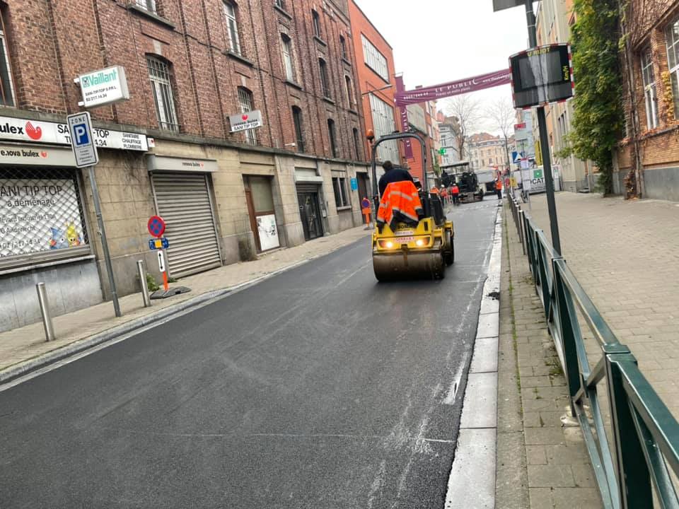 Les travaux devant l’école : ça prend forme