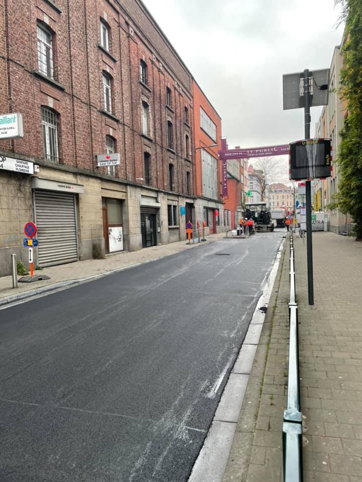 Les travaux devant l’école : ça prend forme