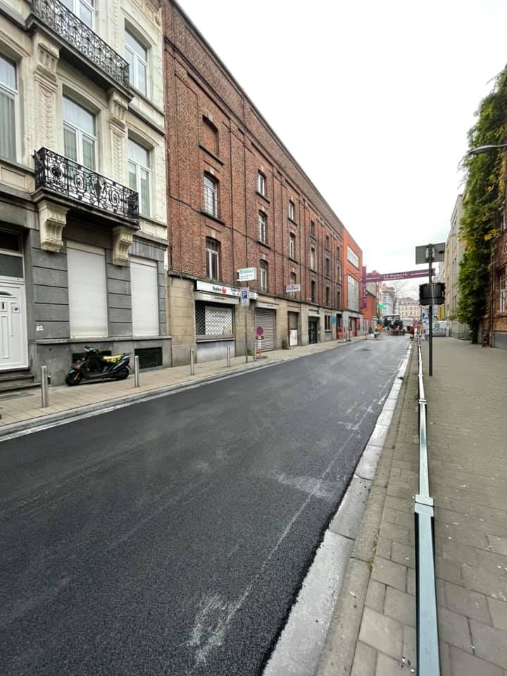 Les travaux devant l’école : ça prend forme