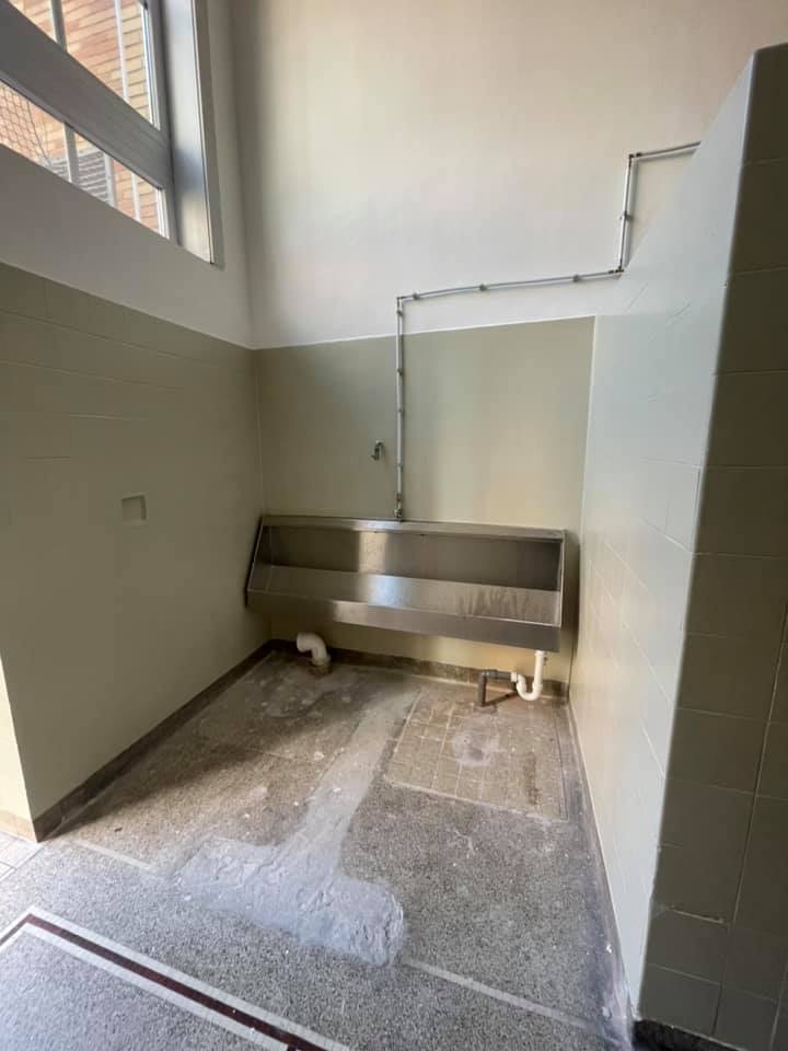 Rénovation des toilettes de la récréation