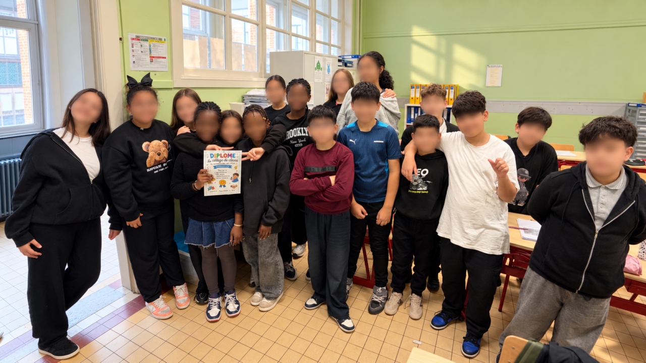 Élection des délégués de classe : les élèves présentent leur diplôme