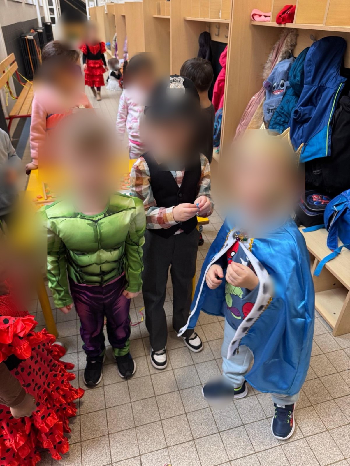 Carnaval à l'école (classe M2A)
