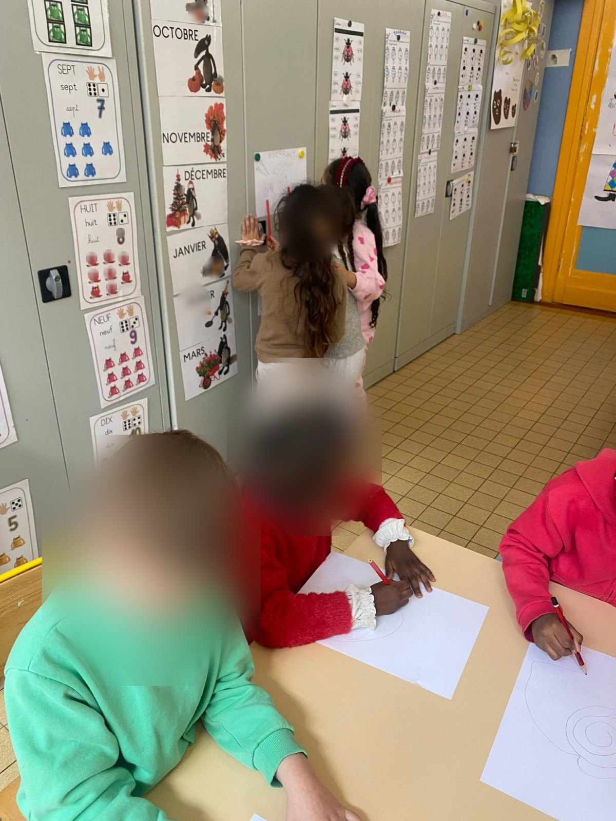 Un petit escargot en visite dans la classe (classe M2B)