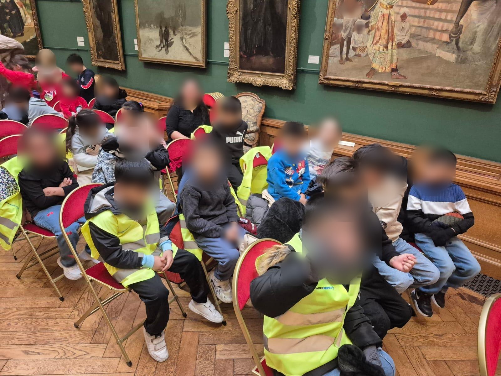 Un spectacle musical au musée Charlier (classe P1B)